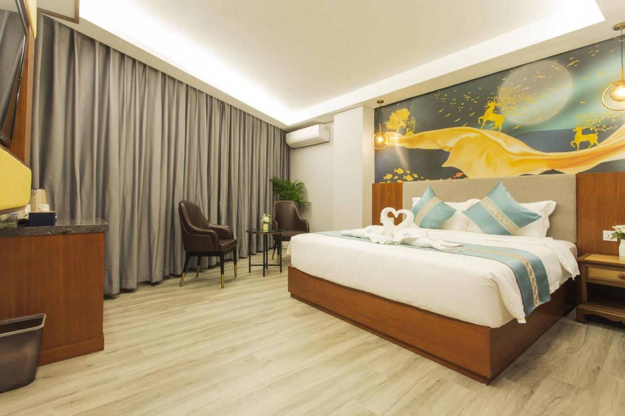 Thapae Twins Hotel Chiang Mai Exterior photo