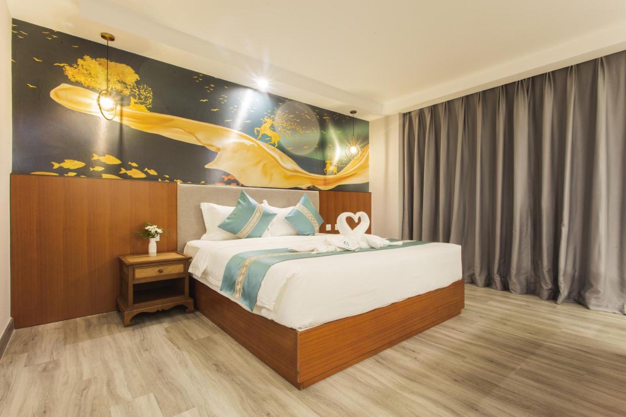 Thapae Twins Hotel Chiang Mai Exterior photo