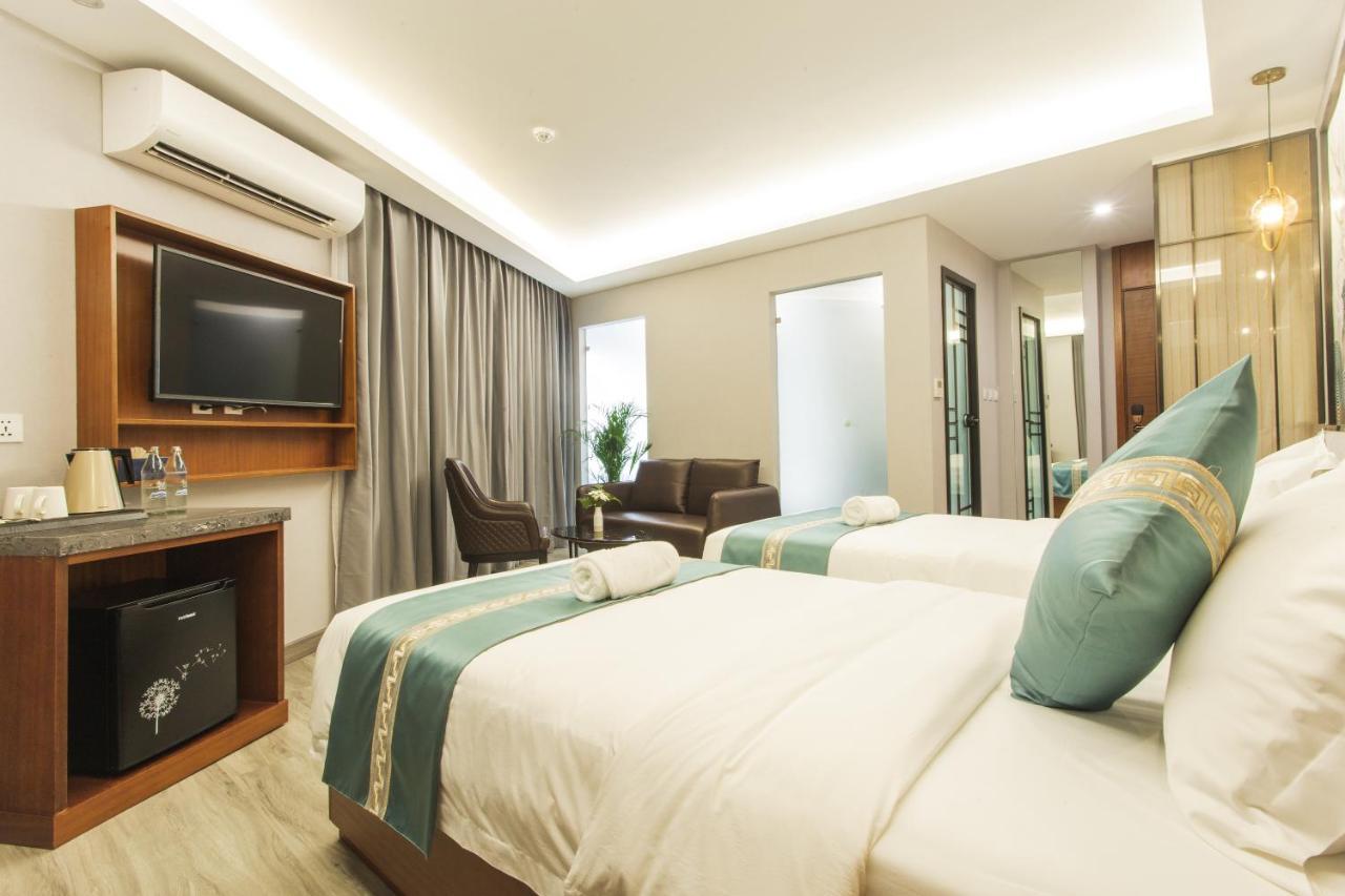 Thapae Twins Hotel Chiang Mai Exterior photo